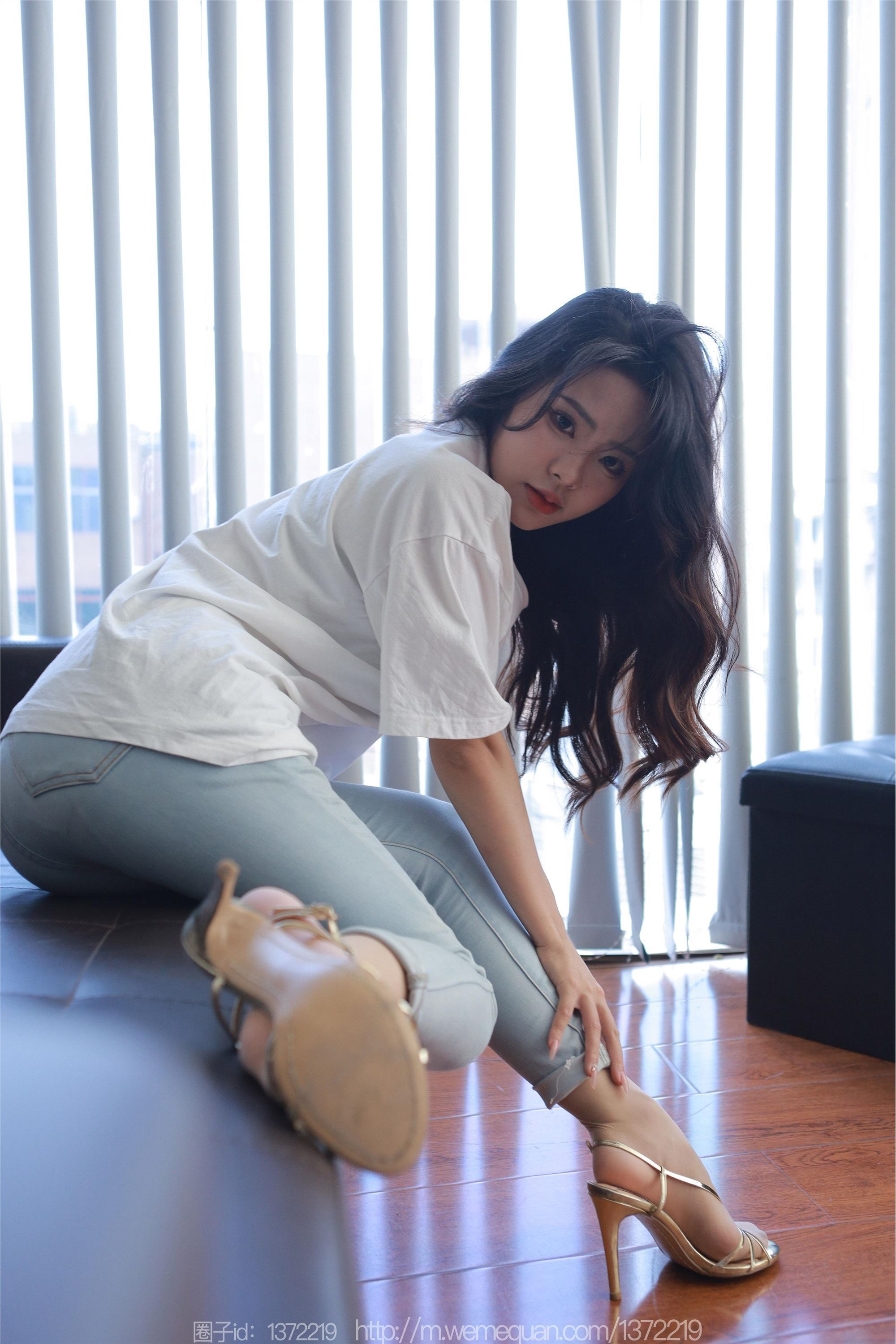 IESS异思趣向  2023.09.04 丝享家 1524 兔兔《白T牛仔裤里丝》